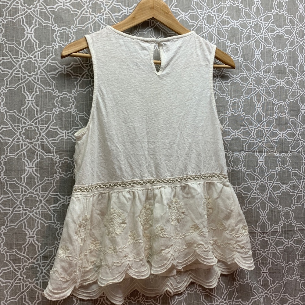 Delicate Peblum top - Picture 4 of 5
